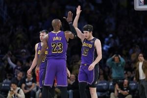 杨毅：如果詹姆斯退役后湖人头牌是东契奇+里夫斯 也不是最佳选择