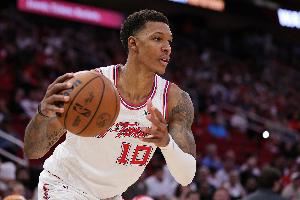 状态一般!小贾巴里·史密斯半场6中2拿4分2板1断