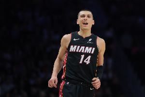 希罗:我擅长打快节奏篮球 能适配任何进攻体系这是我的能力